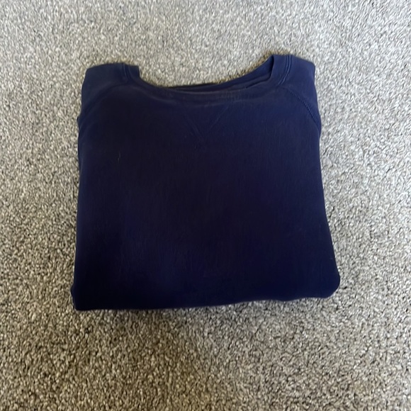 Navy blue crew neck never worn. - Picture 3 of 3